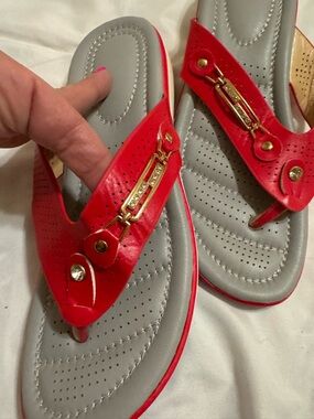Women’s Red Casual Thong Sandals with Gold Accent